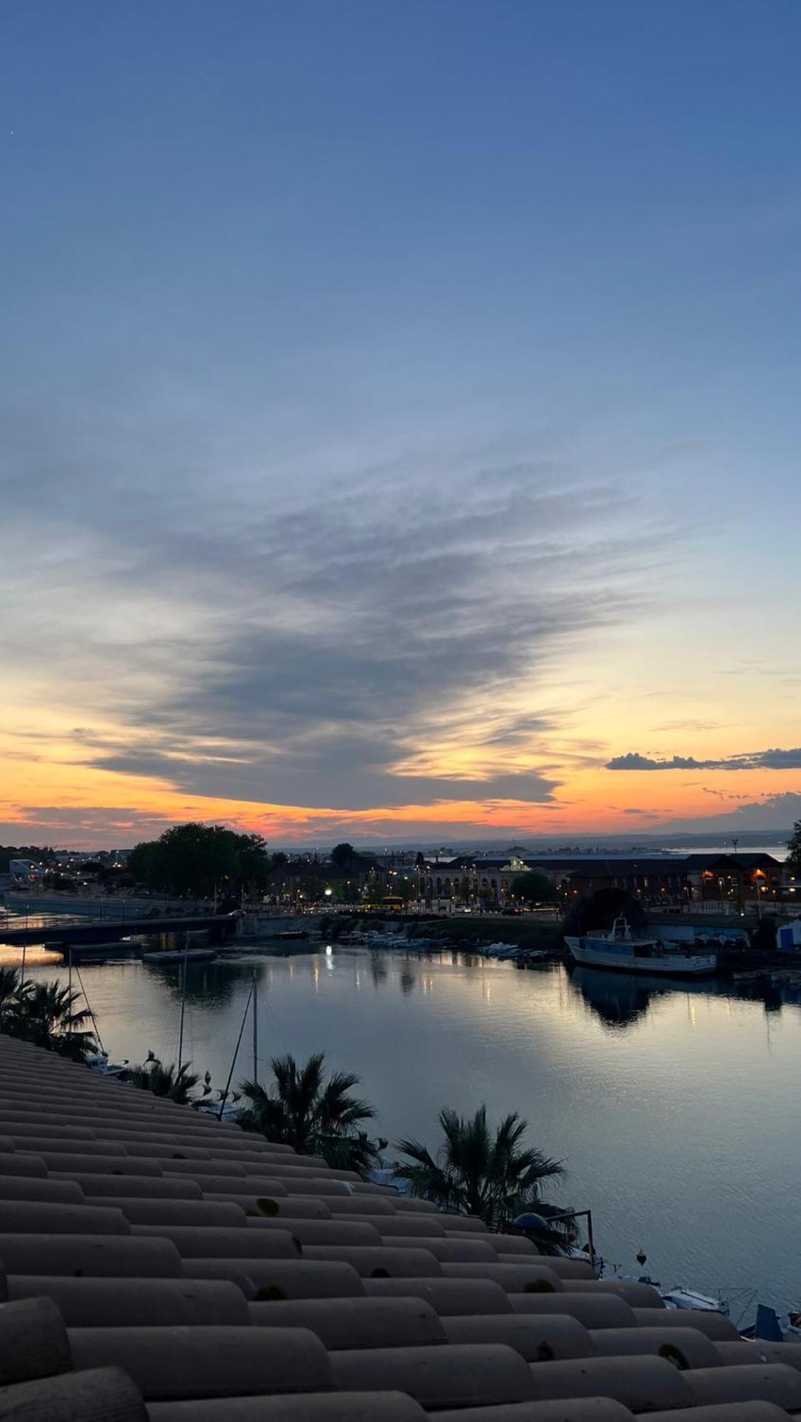 Terrasse Belle Vue En Duplex Parking Sete
